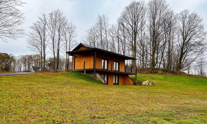 Chittenden County Casa | Charming getaway for two with fast WiFi, full kitchen, deck, & shared firepit