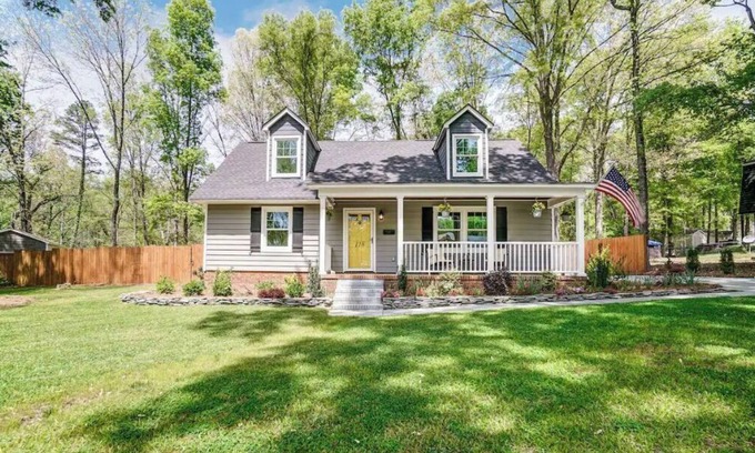 Fort Mill Casa | Charming Getaway on the Greenway!