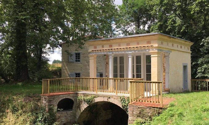 Cintegabelle Casa | Charming cottage in a watermill with a spa in the heart of a historic garden.