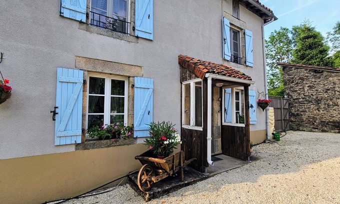 Pageas Casa | Charming gite in the beautiful French countryside with private pool