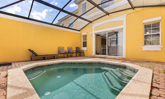 Sunset Lakes Casa | Charming & Gorgeous Lake views 3+2.5 townhome Washer Dryer AC Wi free parking