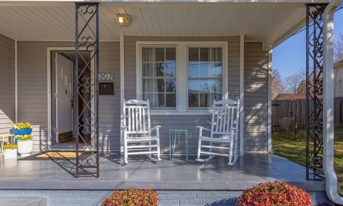 Graham Casa | Charming Graham Getaway: Walk to Local Favorites & Retro Game Barn