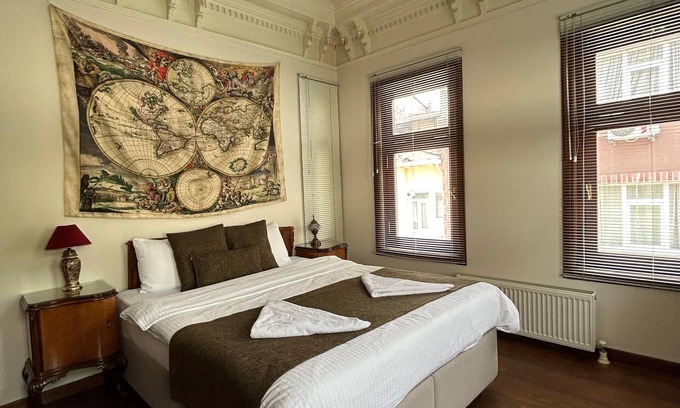 Istanbul City Center Casa | Charming Greco-Ottoman Mansion with Modern Comforts in Historic Balat