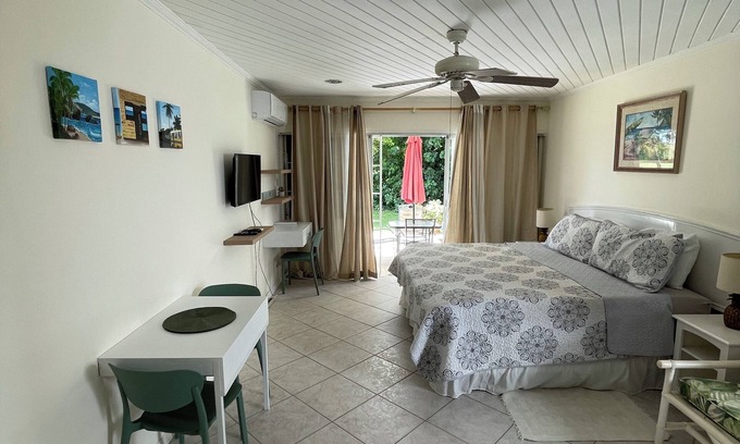 Worthing Apartamento | Charming Ground-Floor Studio in South Coast Barbados
