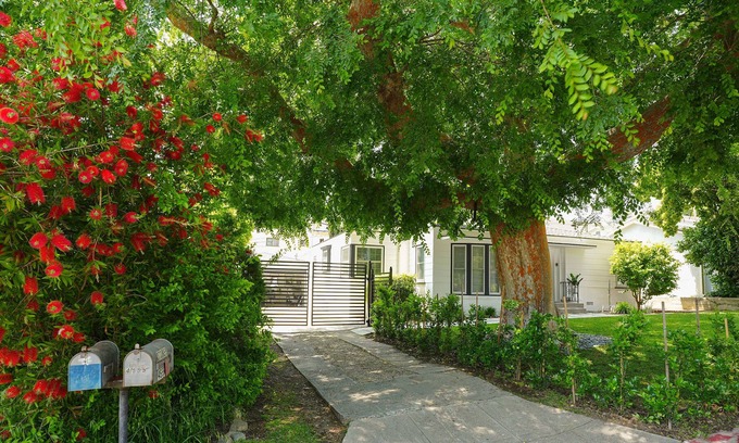 La Canada Flintridge Casa | Charming House in La Cañada