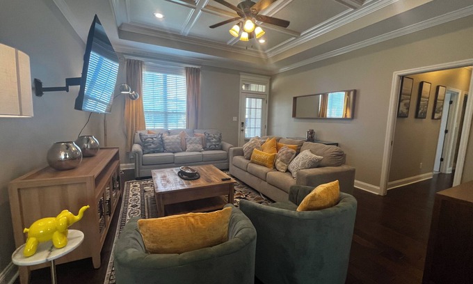 Hahira Casa | Charming Hahira Haven w/ Scenic Pond and Full Amenities.