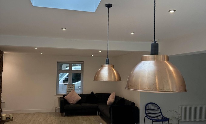 Rushmoor District Casa | Charming Hampshire House Retreat
