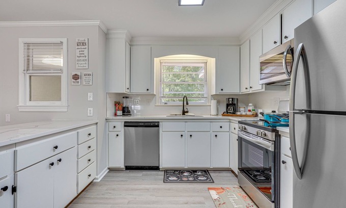 Hanahan Casa | Charming Hanahan Home: 10 Mi to Charleston!
