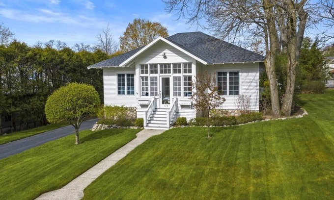 Harbor Springs Casa | Charming Harbor Springs Home, Quiet and Quaint!