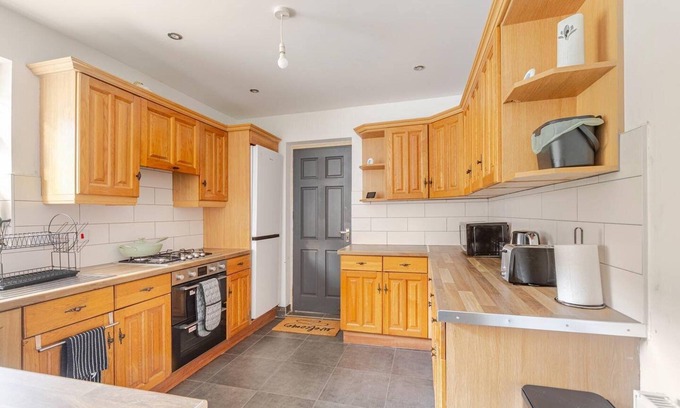 Bolton Casa | Charming Haven House Right Next To Moss Bank Park