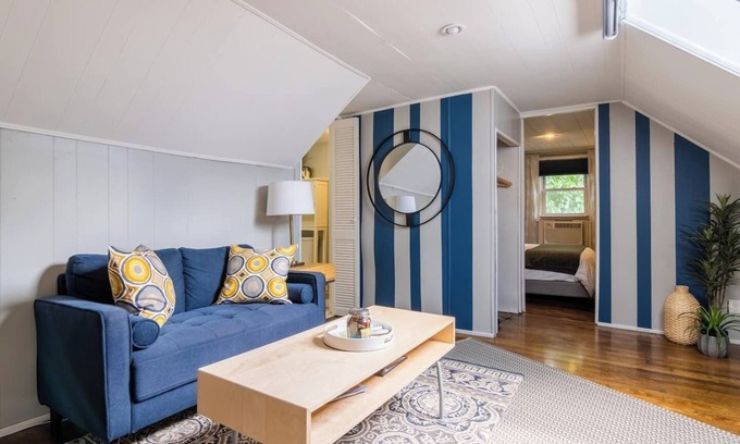 West Plaza Casa | Westport Hideaway 16