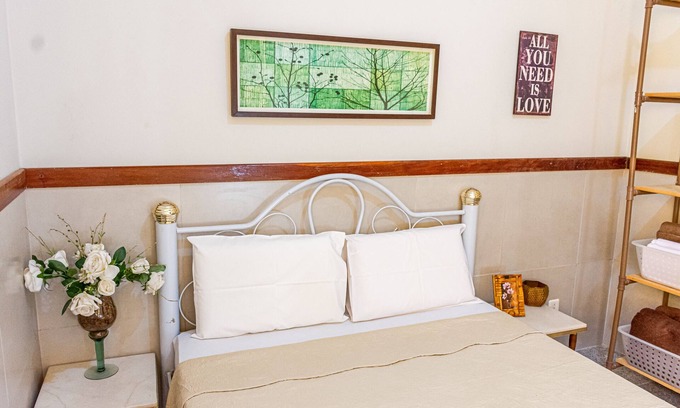 Inoa Cabaña | Charming Hillside Getaway: Hill House with Pool and Fireplace - 10 min to Beach