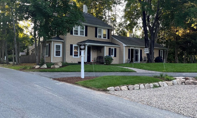 Marstons Mills Otro | Encantadora casa de campo con piscina privada en una tranquila calle aislada, pase de playa