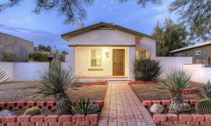 Blenman-Elm Casa | Charming Historic House in Central Tucson - Fully Renovated