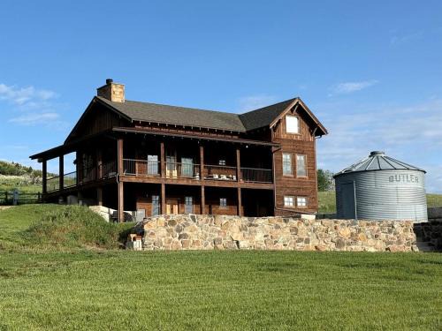 Pony Casa | Charming Historic-Inspired Vacation Home with Mountain Views near Pony School House in Pony, Montana