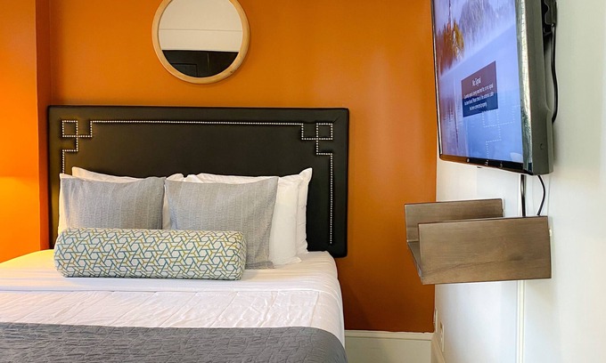 SoNo Apartamento | Charming Historic Midtown Apt