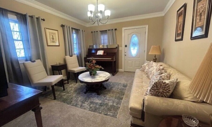 Summerville Historic District Casa | Charming Historic Rtt in Summerville - Cozy 2Bdrm House with Convenient location