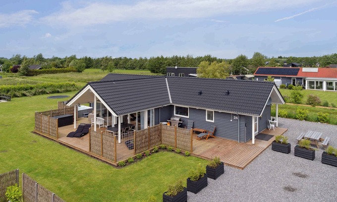 Idestrup Casa | Charming holiday home with many activities