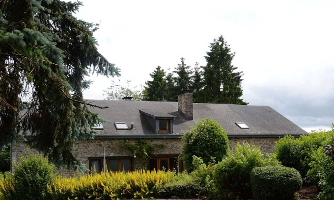Halleux Casa | Casa de vacaciones con encanto en Halleux con jardín