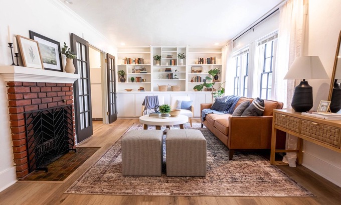 Burley Casa | Charming Home, 9 Beds, Home Gym