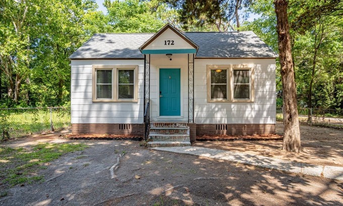 Sumter Casa | Charming home away from home 2-bed 2-bath house with WiFi, AC in lovely Sumter