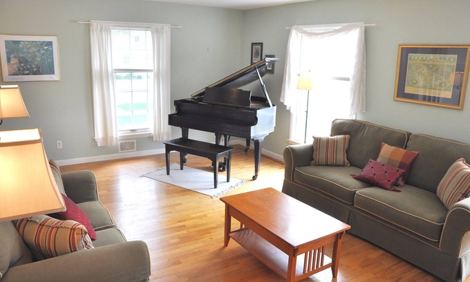 Holland Casa | Charming Home In Quiet Location Near Downtown Holland!
