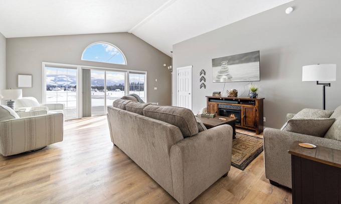 Bonner County Casa | Charming home in welcoming Newport/Oldtown 5 bedrooms 3 baths