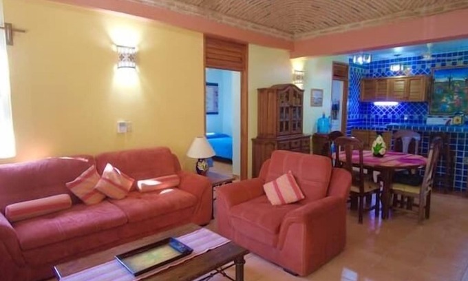 Hidalgo Casa | Charming Home With King Size Beds And Ocean View