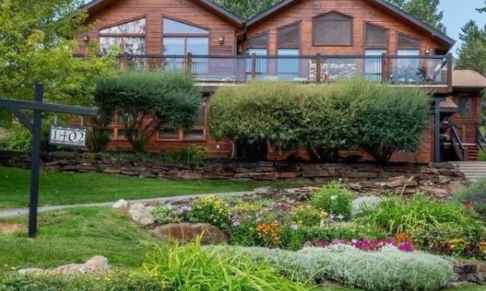 East Kootenay Casa | Charming Home Near Ski Resorts, Golf Courses & Beautiful Lake Views