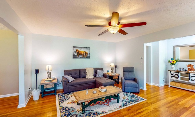 Danielsville Casa | Charming home on sprawling acreage with magnificent views & game room