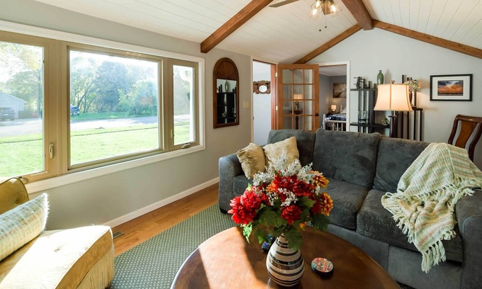 Fergus Falls Casa | Charming Home w/ Patio Near Otter Tail River!