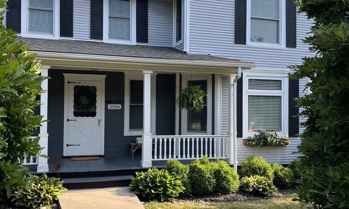 Richmond Casa | Charming home, walk to The District, dining & shops: Lake Geneva only 12 miles!