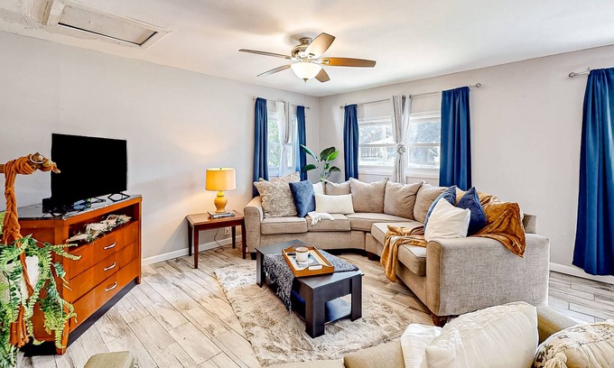 Myrtle Grove Casa | Charming home with firepit, office space, washer/dryer, & streaming