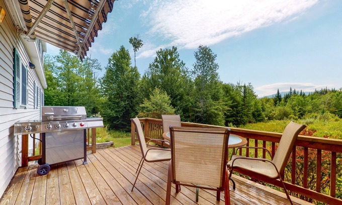 Sugar Hill Casa | Charming home with mountain view, fireplace, skiing, fast WiFi, & washer/dryer
