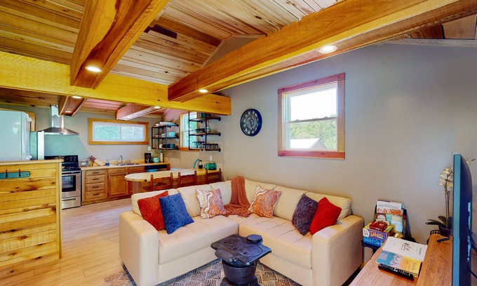 Weaverville Casa | Charming home with grill, deck, & washer/dryer - near Asheville