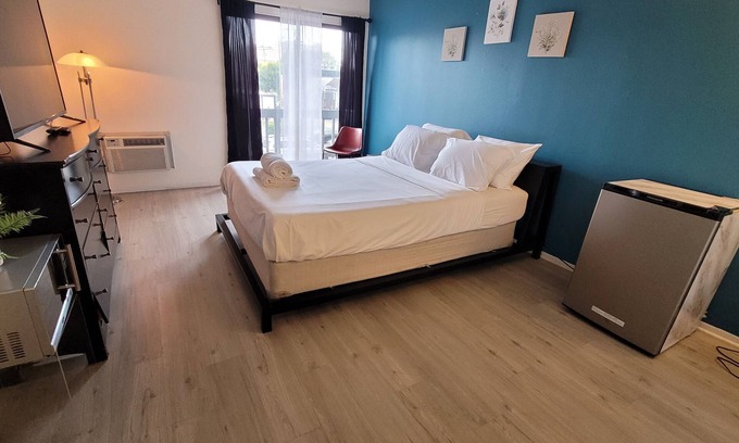 Pico - Robertson Apartamento | Charming Hotel Style Unit in Beverly Hills with AC + WiFi