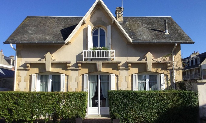 Saint-Regnobert-de-la-Cote-de-Nacre Casa | Encantadora casa en Saint Aubin sur Mer, a 50 m de la playa.