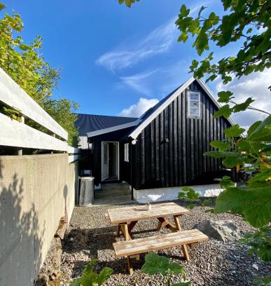 Torshavn Casa | Charming house downtown - the whole house or a bedroom - you choose!