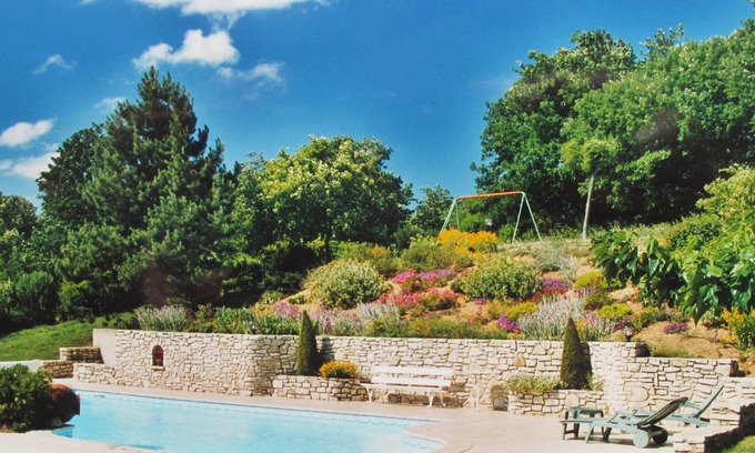 Charmes-sur-Rhone Villa | Casa encantadora, espaciosa, tranquila, gran jardín, piscina, clasificada 4 estrellas