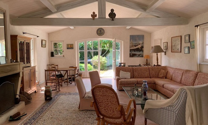 Les Portes-en-Re Casa | Charming House in the center of les Portes en Ré