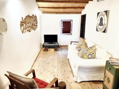Beira Casa | Charming House in Beirã with Garden