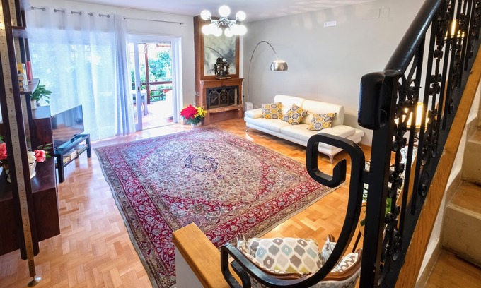 Zona XXXIV Casal Palocco Casa | CASA CON ENCANTO EN CASAL PALOCCO, ROMA 210 SQM - TERRAZA Y JARDIN