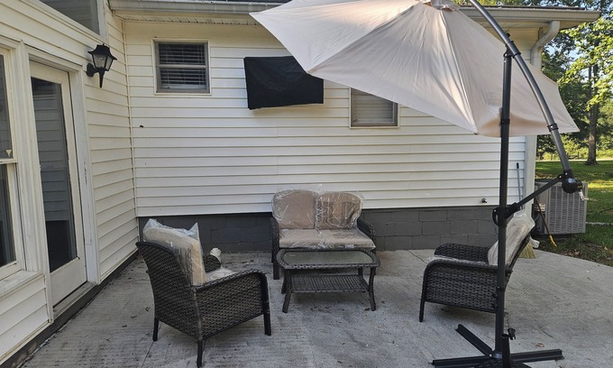 Stockbridge Casa | Charming house in delightful Stockbridge with AC, very cozy and event friendly