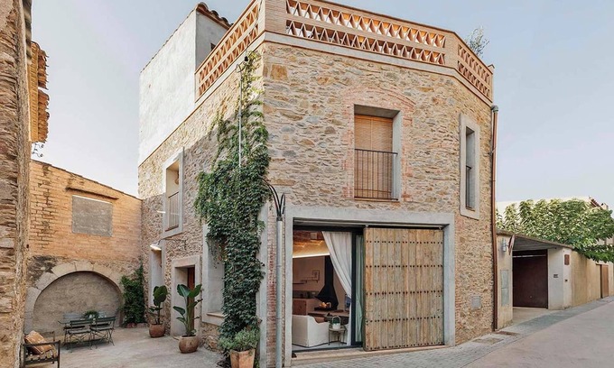 Gualta Casa | Casa con encanto en Gualta cerca del castillo