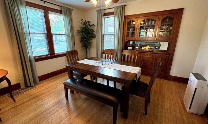 Lake City Casa | Charming House in Lake City 3 Blks from Marina and Lake Pepin! 3 Bedroom/2 Bath