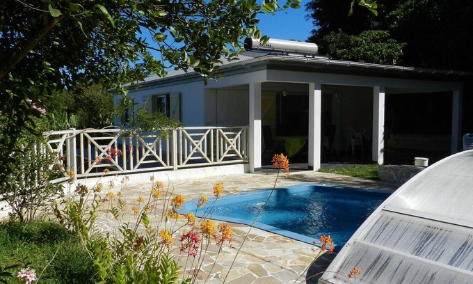 Petite-ÃŽle Casa | casa con encanto en un entorno agradable, florido y arbolado