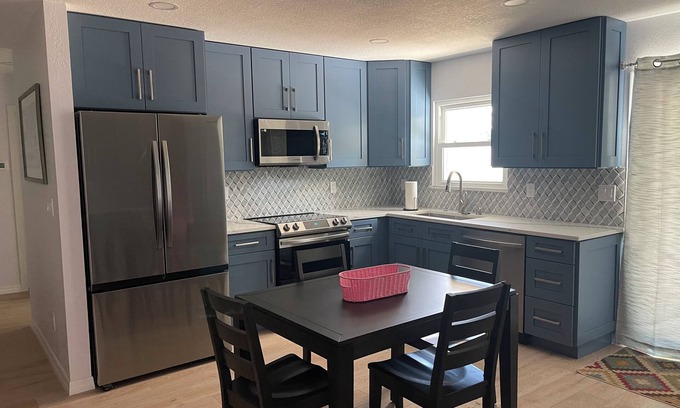 Warm Mineral Springs Casa | Charming house in Sarasota C-ty walking distance Warm Mineral Springs Lake, FL