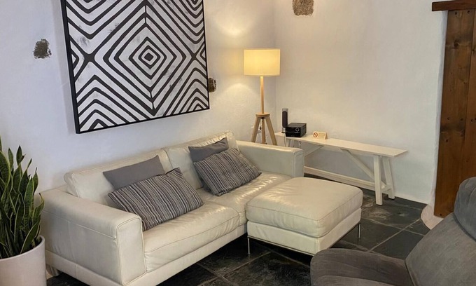 Teguise Casa | Casa amplia ubicada en punto estratégico de la isla