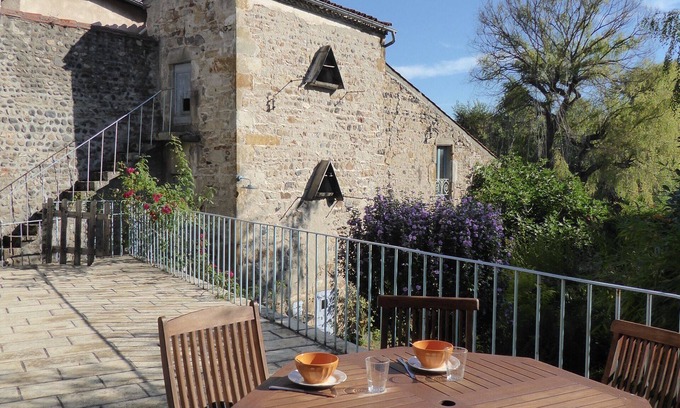 Parent Casa | Charming house on the banks of the river Allier.