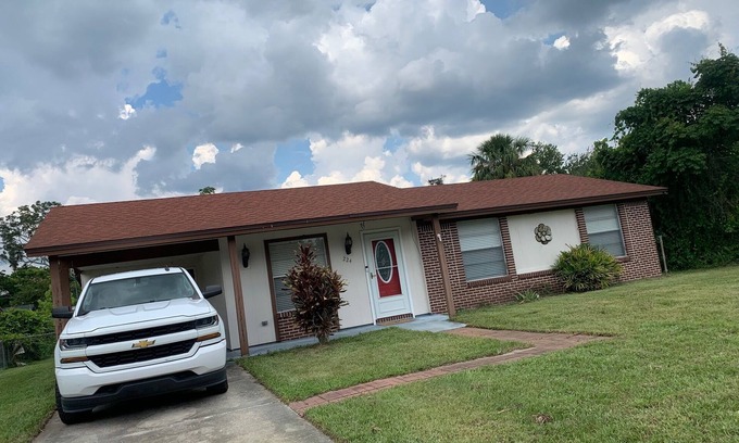 Lake Helen Casa | Charming house Our Happy Place Centrally located in Beautiful Lake Helen Florida